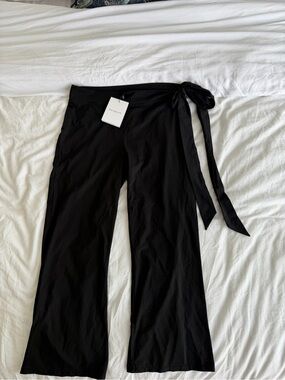 BRAND NEW Frankie’s Bikini Revolve Black Wide-Leg Tie-Waist capris